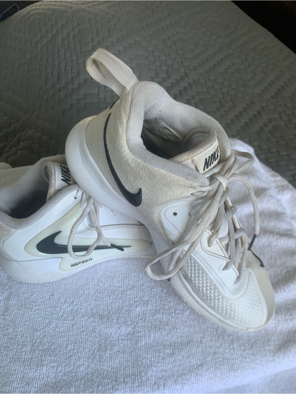 Nike Zoom Hyperset 2 Court White Sneakers with Black Swoosh Accents